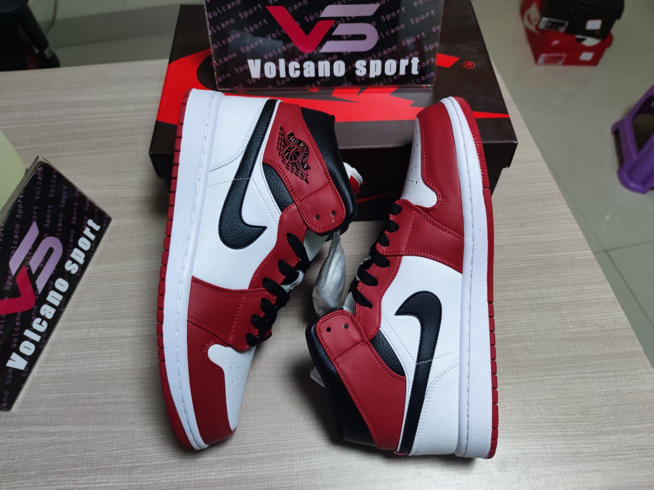Jordan 1 Mid