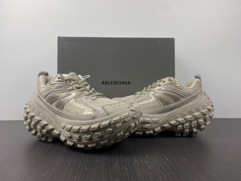 BALENCIAGA Defender Exaggerated-Sole Trainers Beige