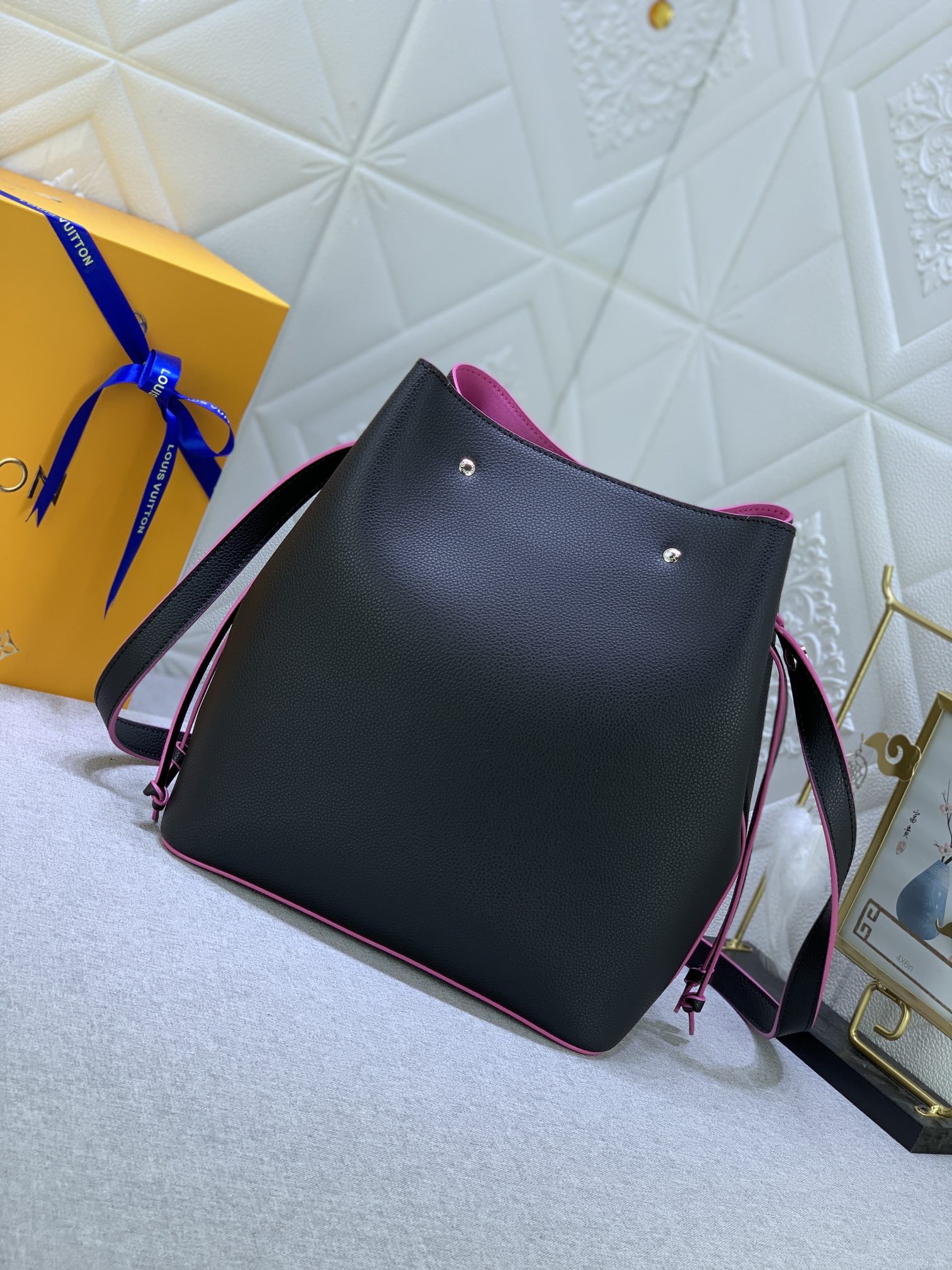 Louis Vuitton M54677 25-27-15cm