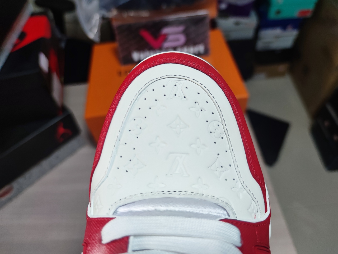 LV Trainer #54 Signature Red White