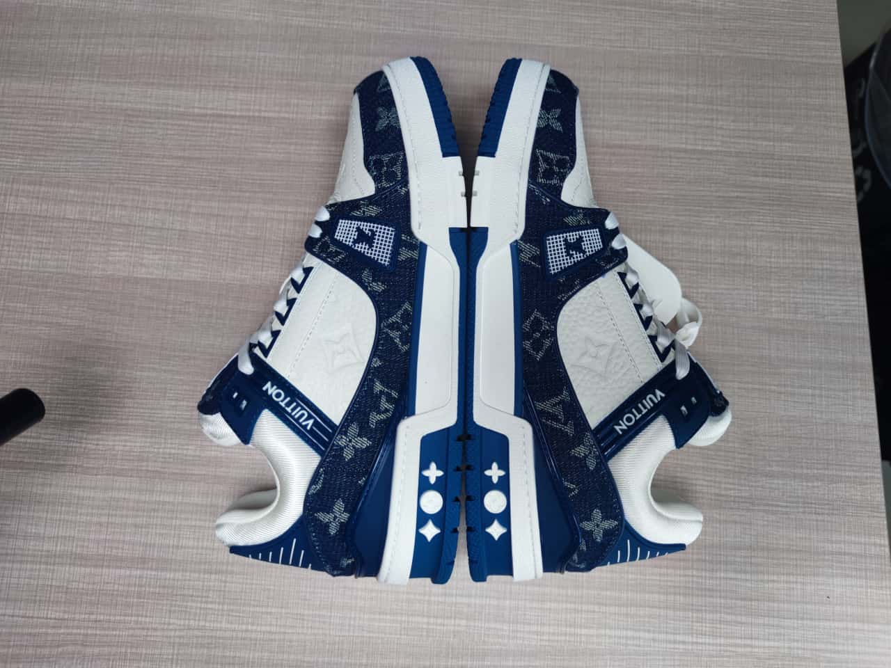 LV TRAIL SNEAKER Navy blue White