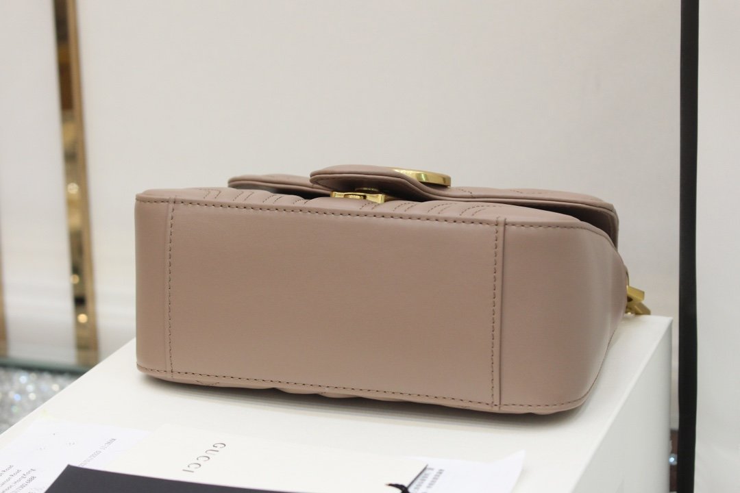 GUCCI Marmont 547260 21*15*8cm