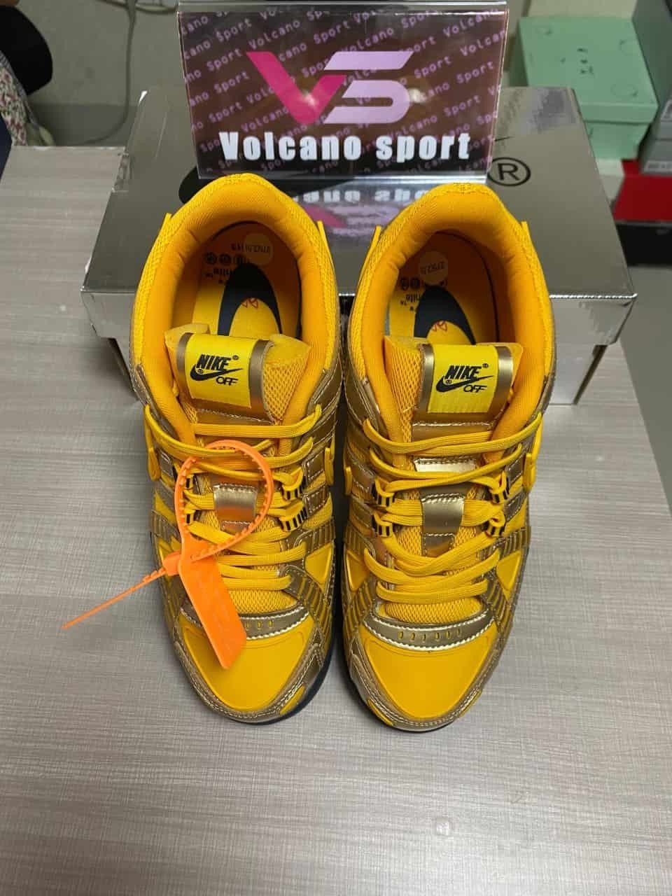 Air Rubber Dunk Off-White University Gold CU6015-700