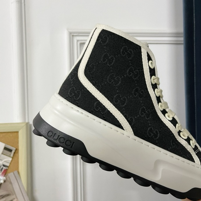 GUCCI Women's GG high top sneaker Black