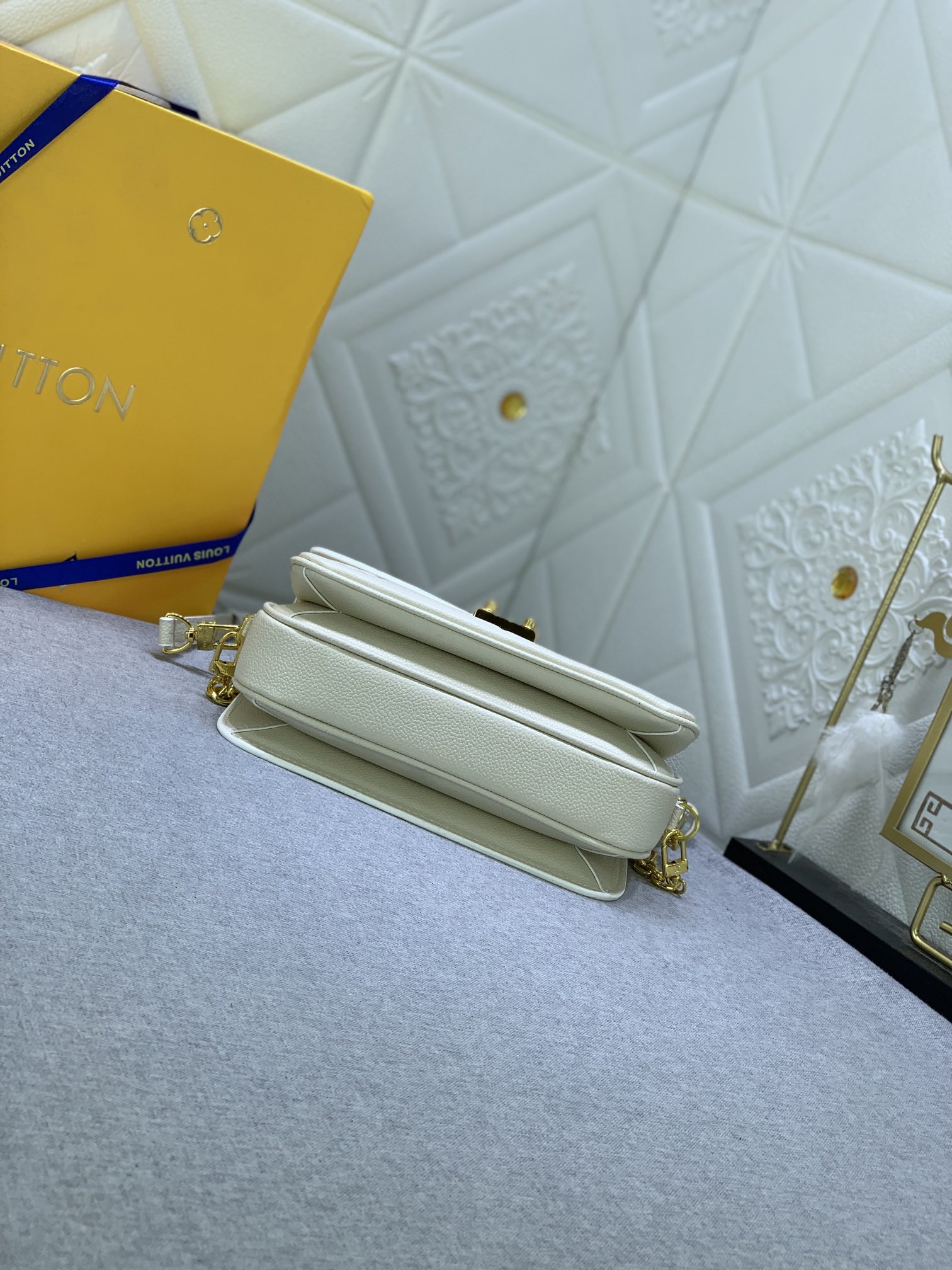 Louis Vuitton Pochette Métis East West M46279 21.5 x 13.5 x 6.0cm