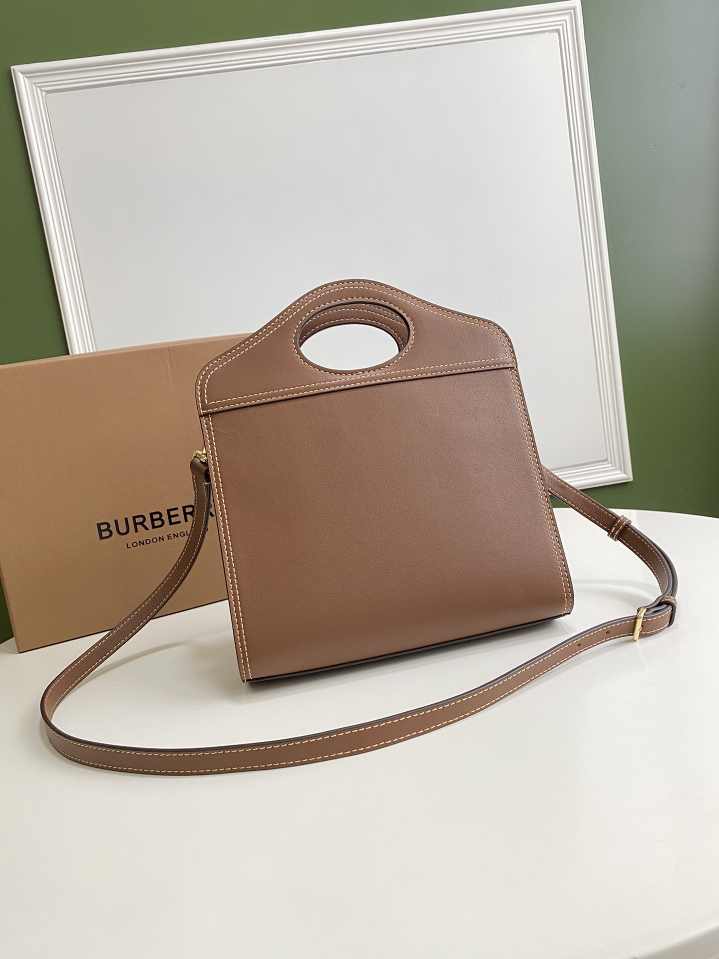 Burberry 477665 23x6x26.5cm