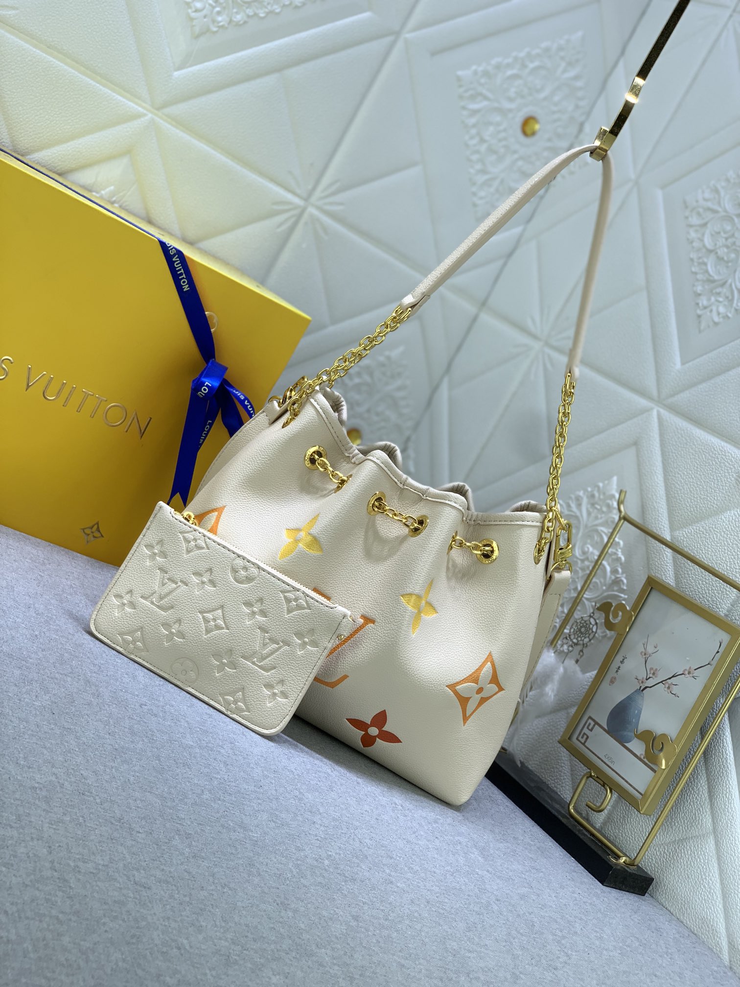 Louis Vuitton Summer Bundle M46545 (2) 28 x 20 x 11.5cm