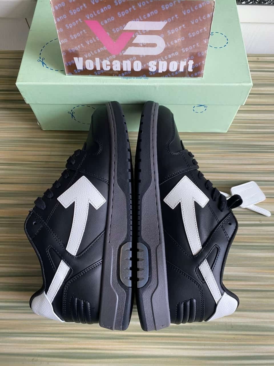 OFF-WHITE Out Of Office OOO Low Tops Black Grey White SS22