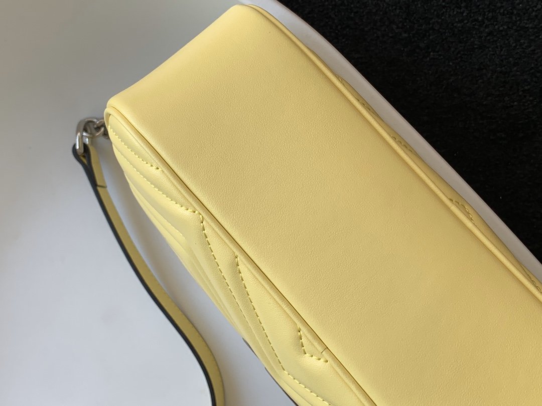 Gucci Marmont 447632 24x13x7cm