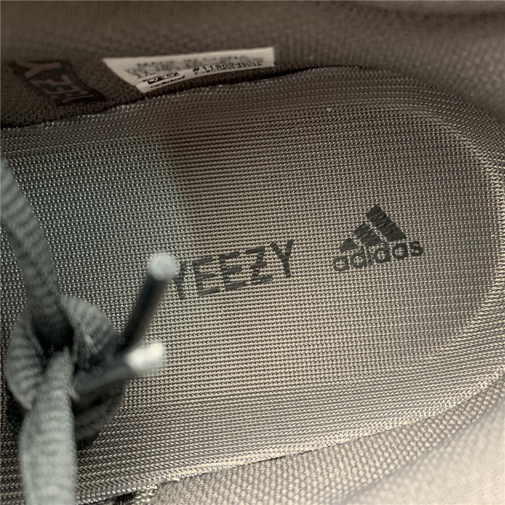 adidas Yeezy Boost 700Mauve