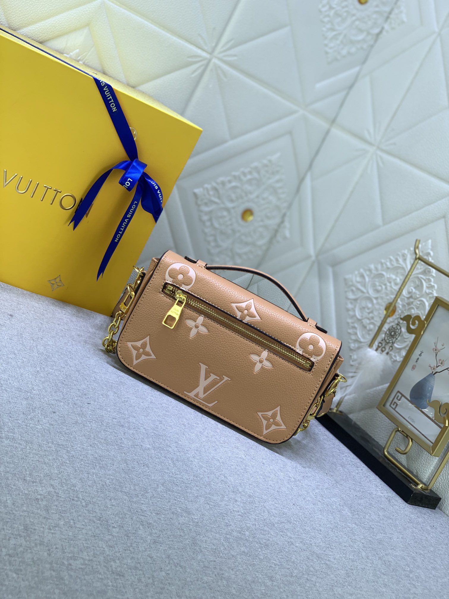 Louis Vuitton Pochette Métis East West M46279 (3) 21.5 x 13.5 x 6.0cm