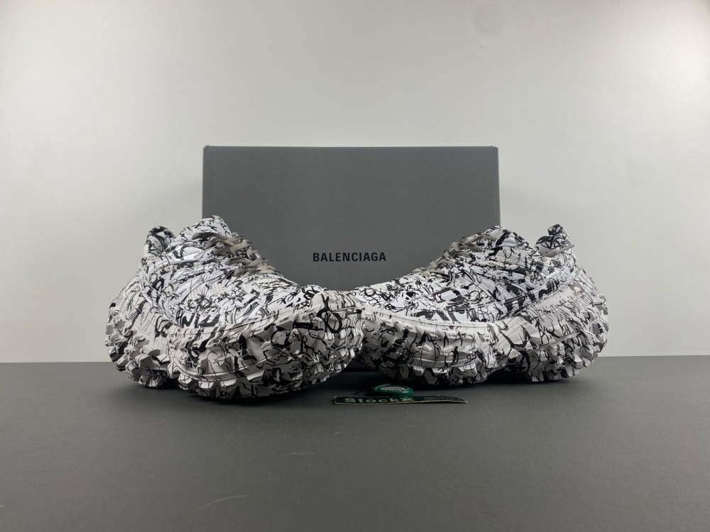 Balenciaga 685613-W2RG1 9010