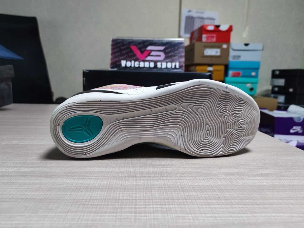 ZOOM KOBE IX 678301 904