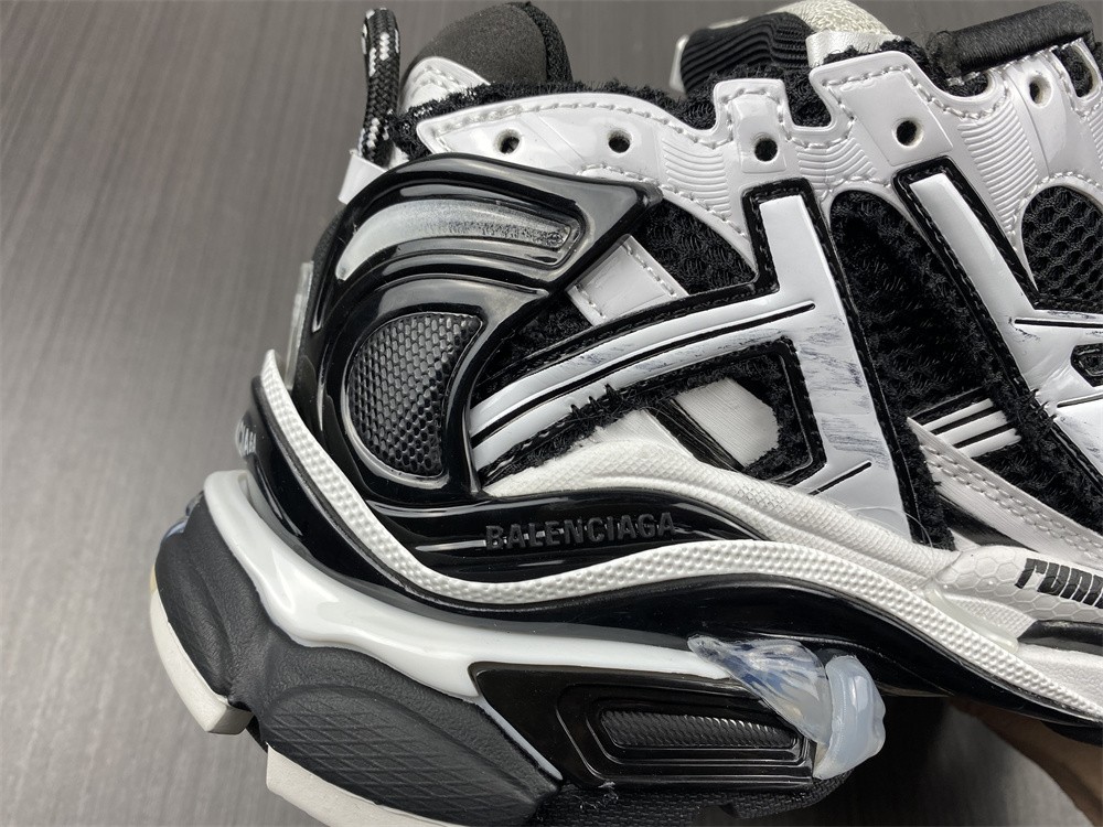 Balenciaga Runner 7.0 Black White