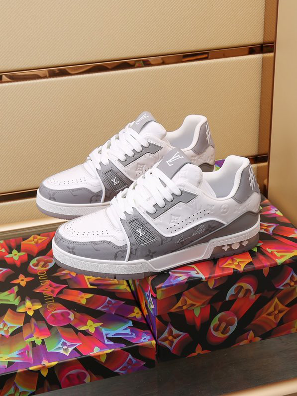 Louis Vuitton Trainer White Signature