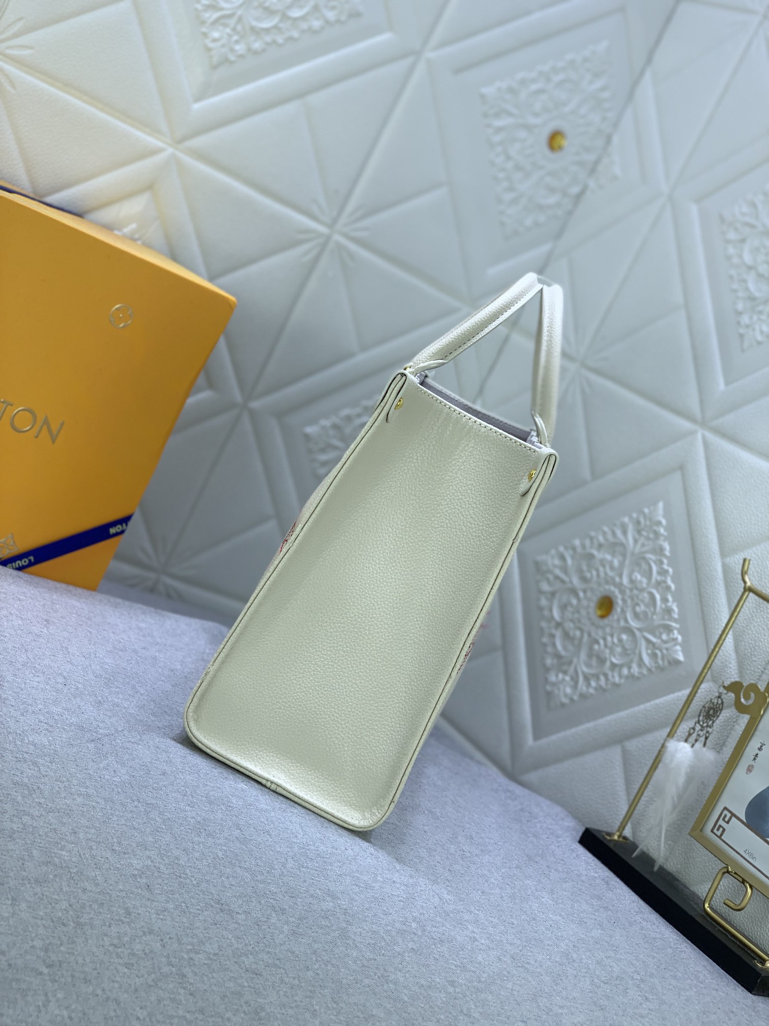 Louis Vuitton Academy M46629 (2) 25x19x11.5cm