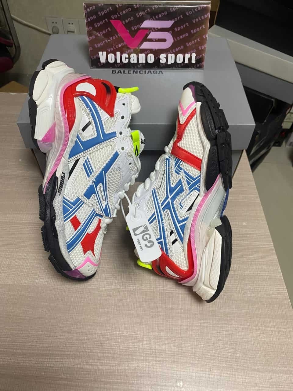 Bale*ciagaLace-Up Runner Sneakers