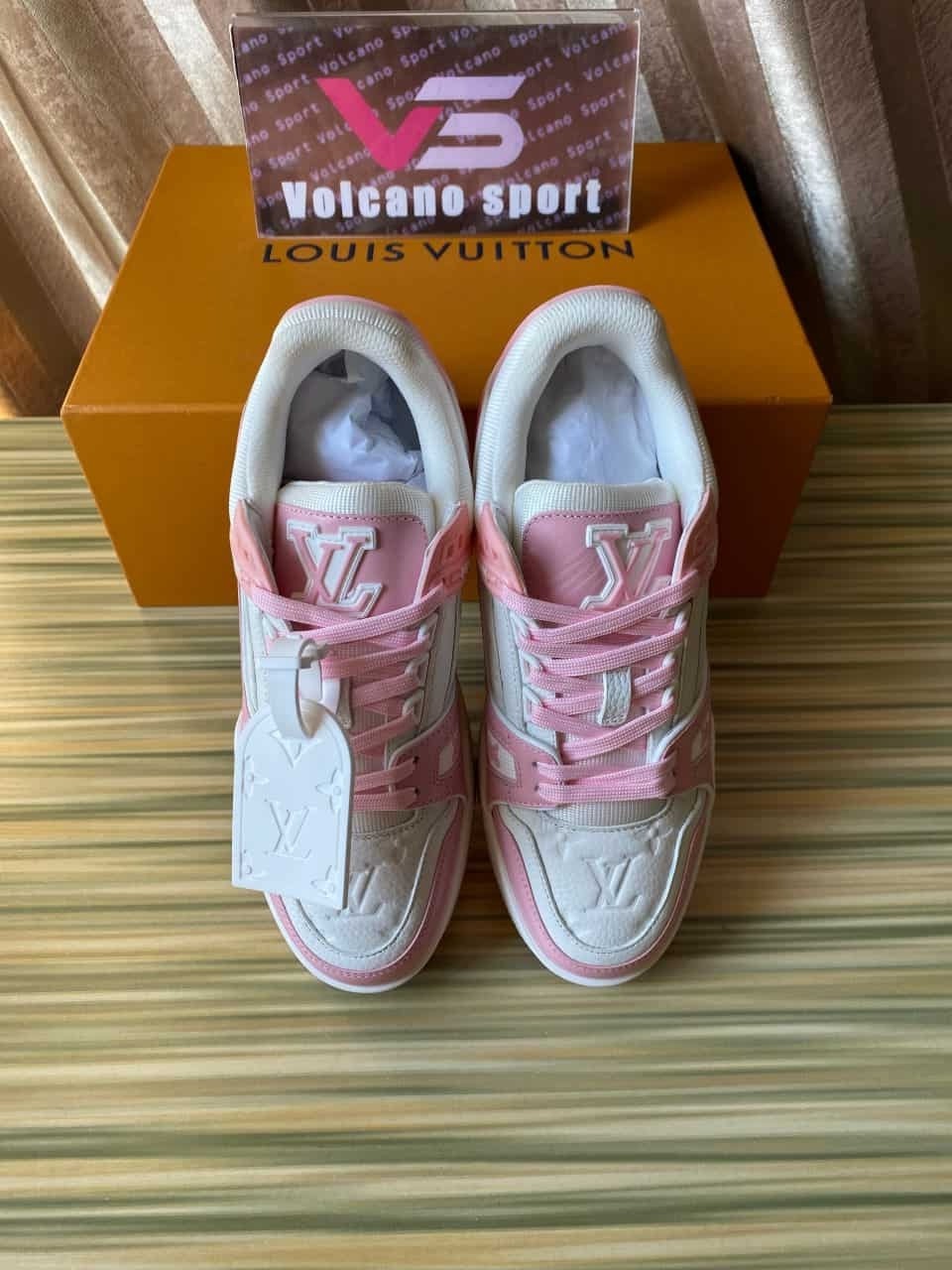 LV Trainer Pink Rose