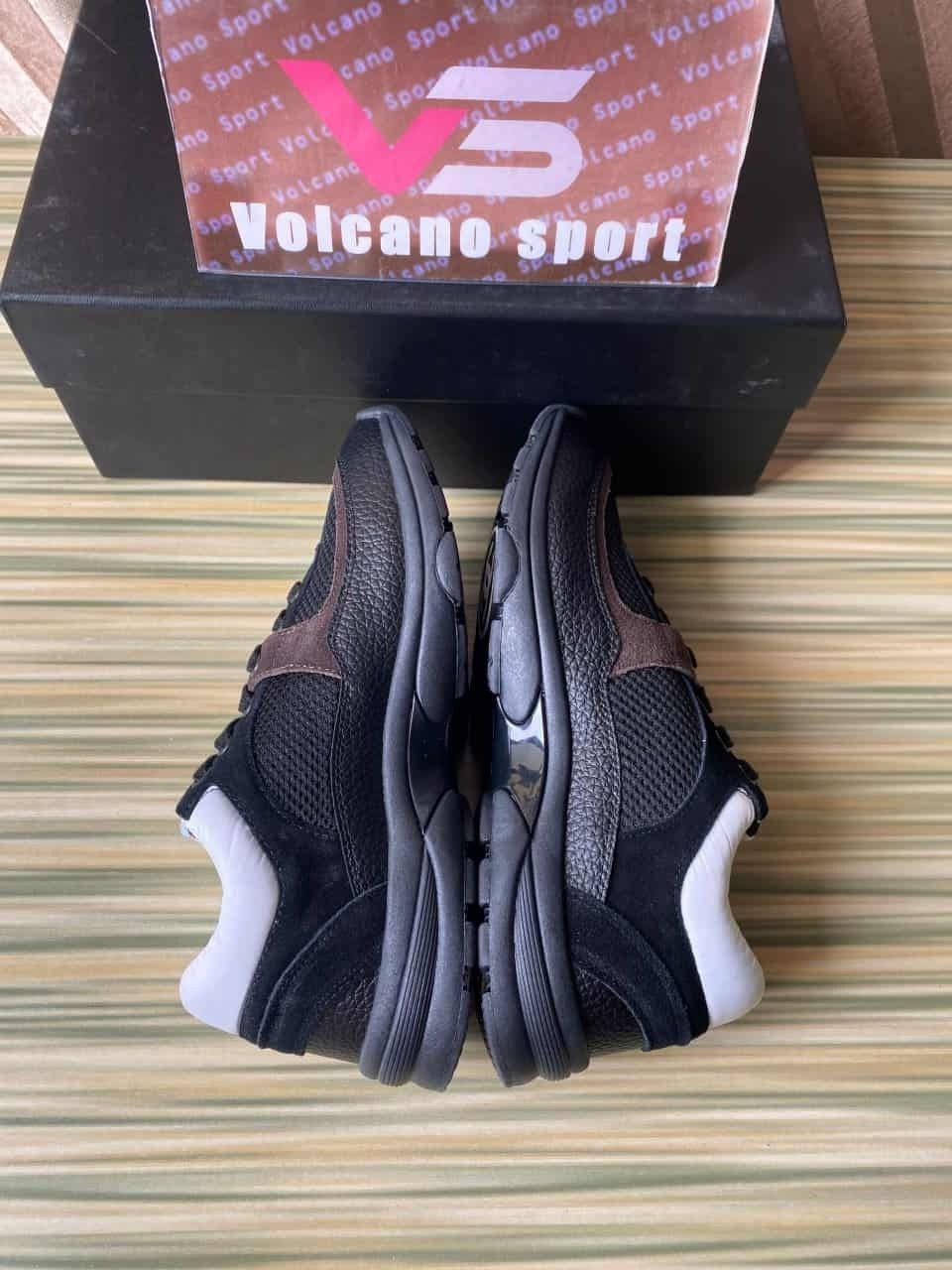 Chanel Low Top Trainer Black White