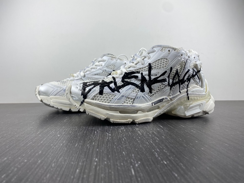 Balenciaga Runner Graffiti