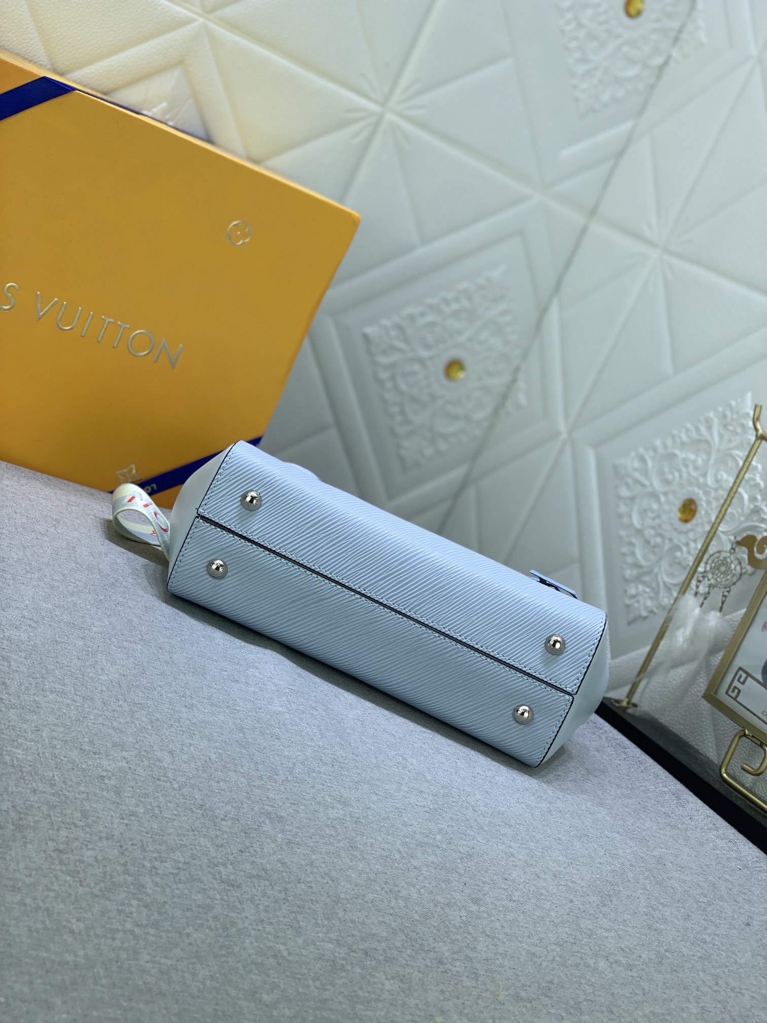 Louis Vuitton Cluny M58931 (2)