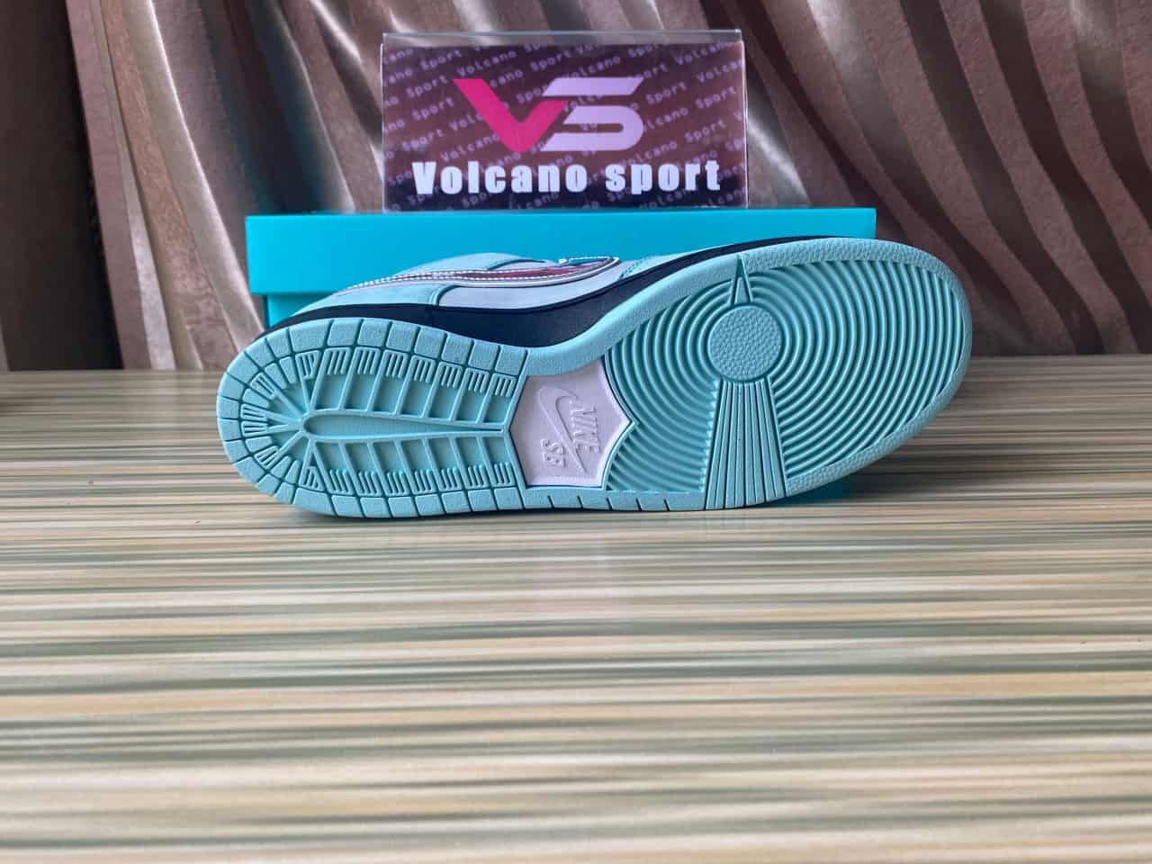 Nike SB Dunk Low BV1310-402