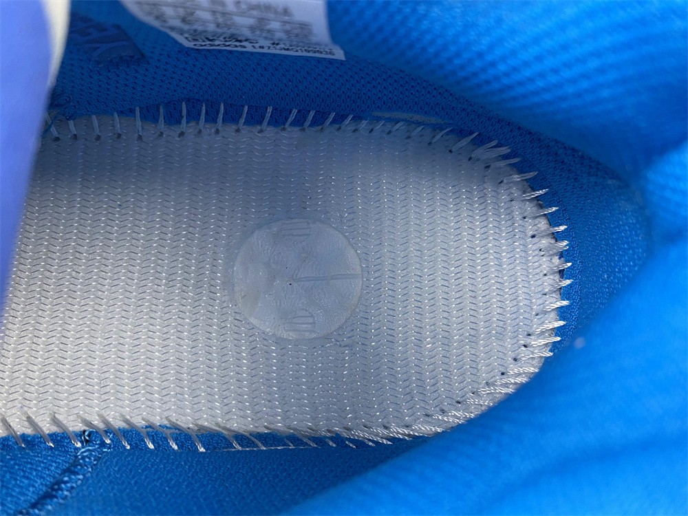 adidas Yeezy Boost 700Hi-Res Blue