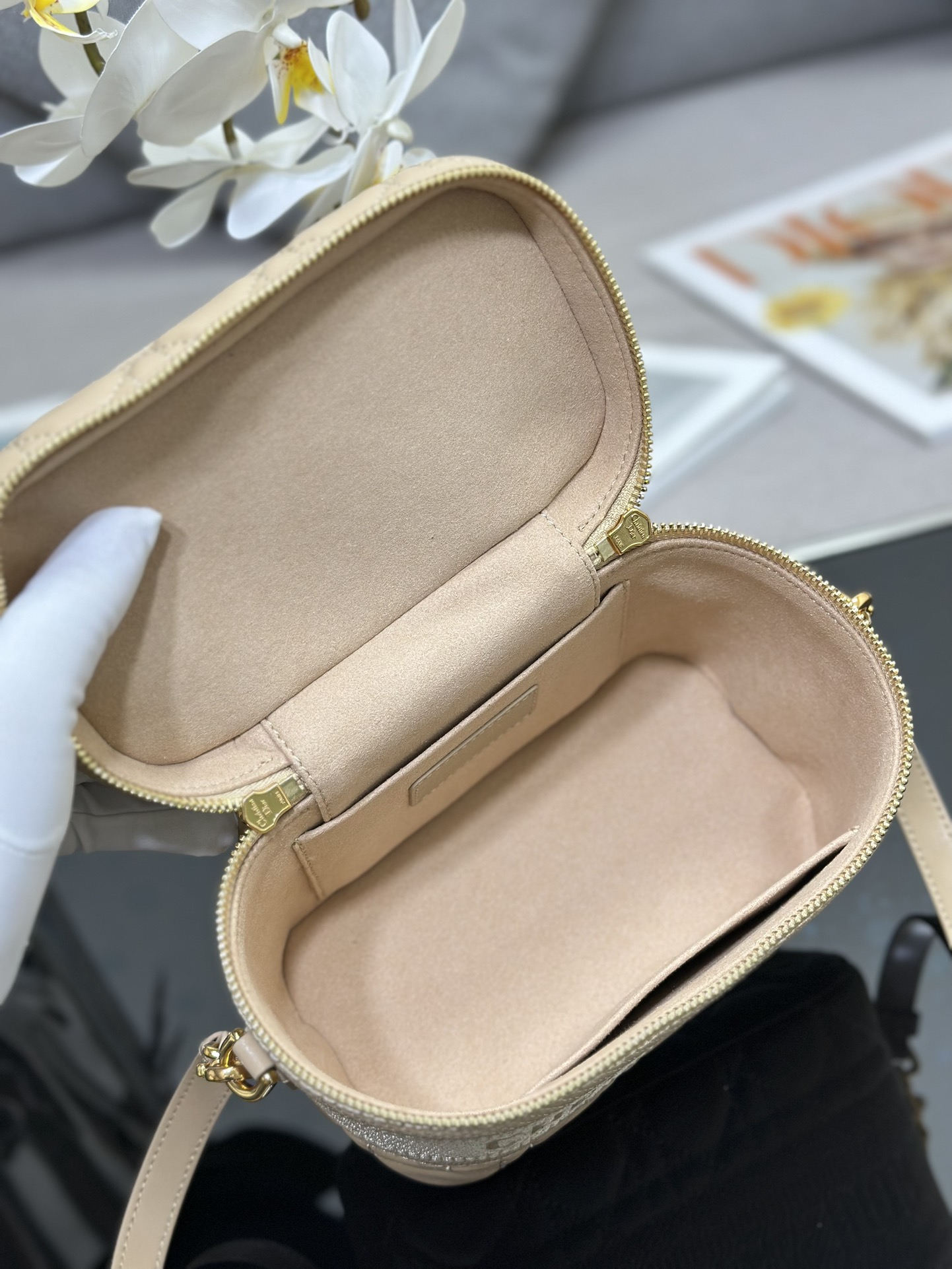 Dior Travel S5488 (4) 18.5  x 13 x 10.5 cm