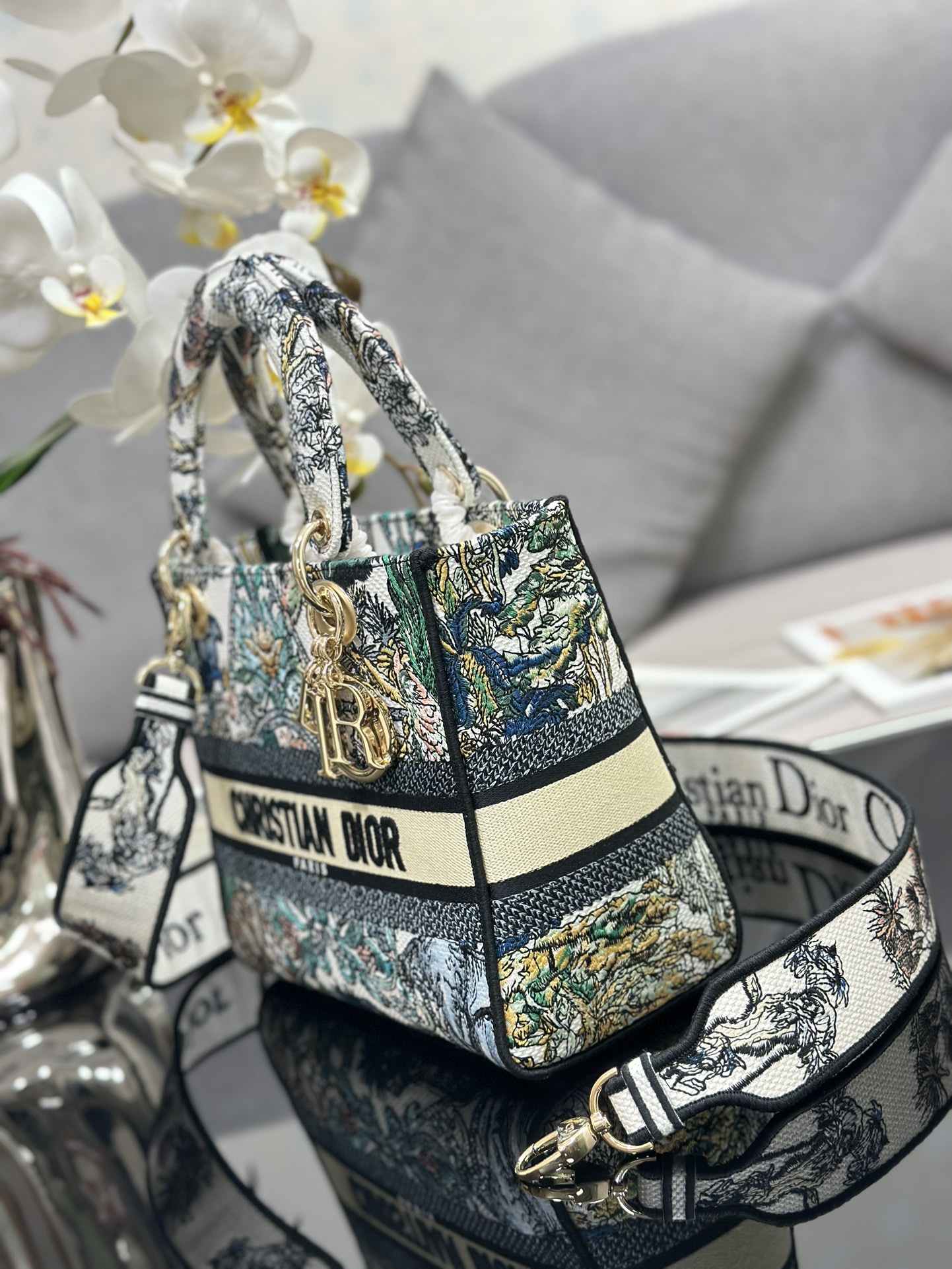 Dior Lady D-Lite M0565 (4) 24 x 20 x 11cm