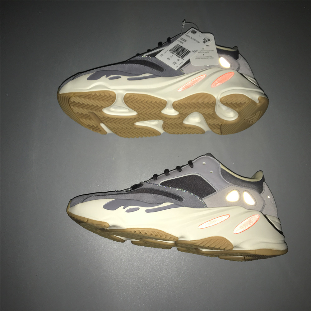 adidas Yeezy Boost 700Magnet