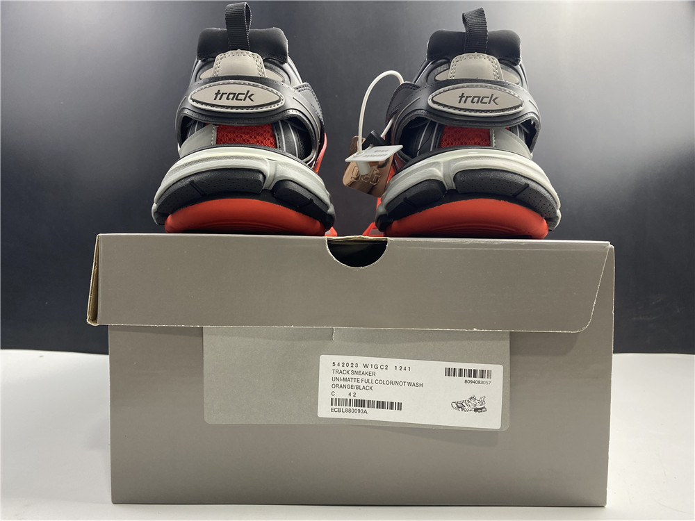 Balenciaga Track Clear Sole Low-Top Sneakers Red 647742W3BZ16591