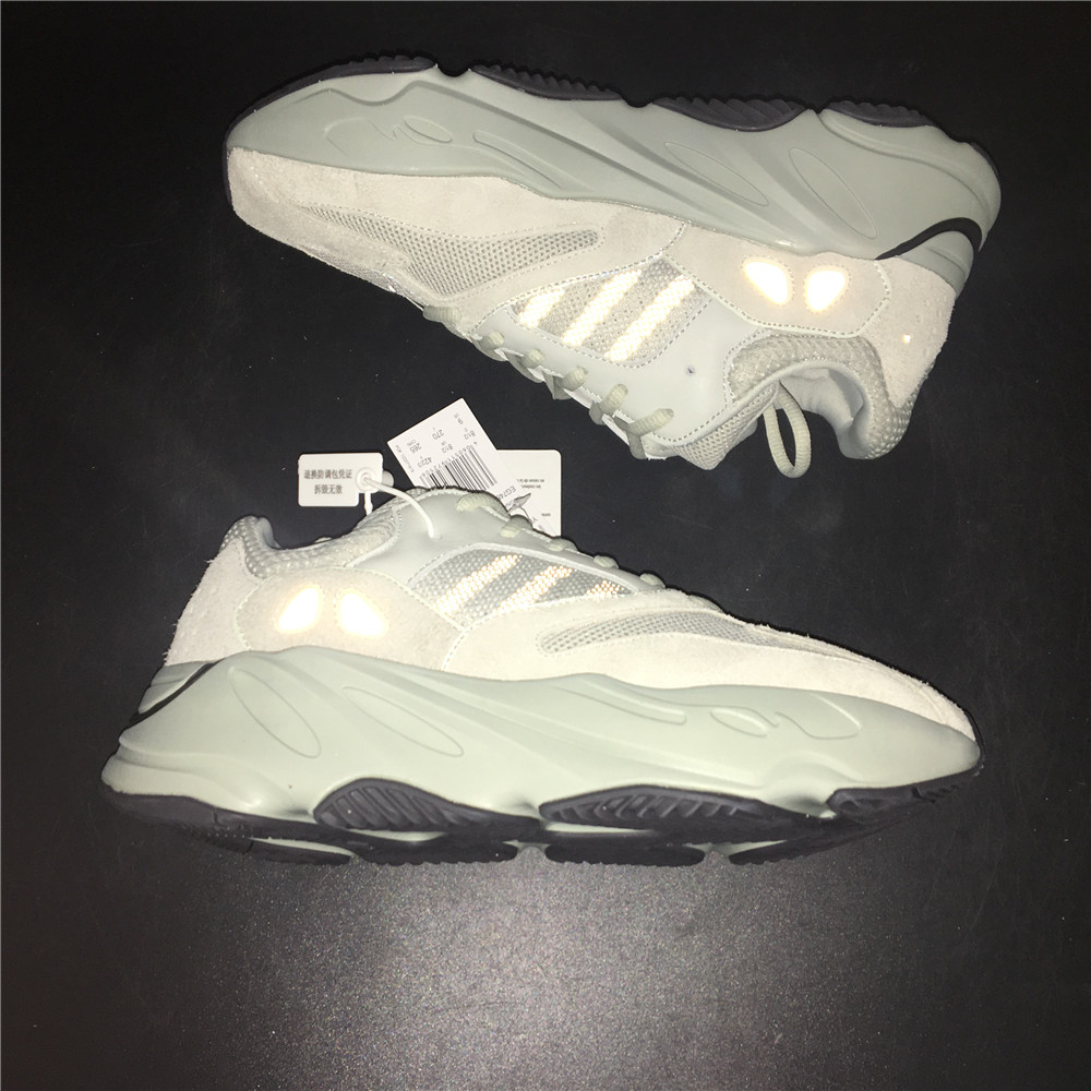 adidas Yeezy Boost 700Salt