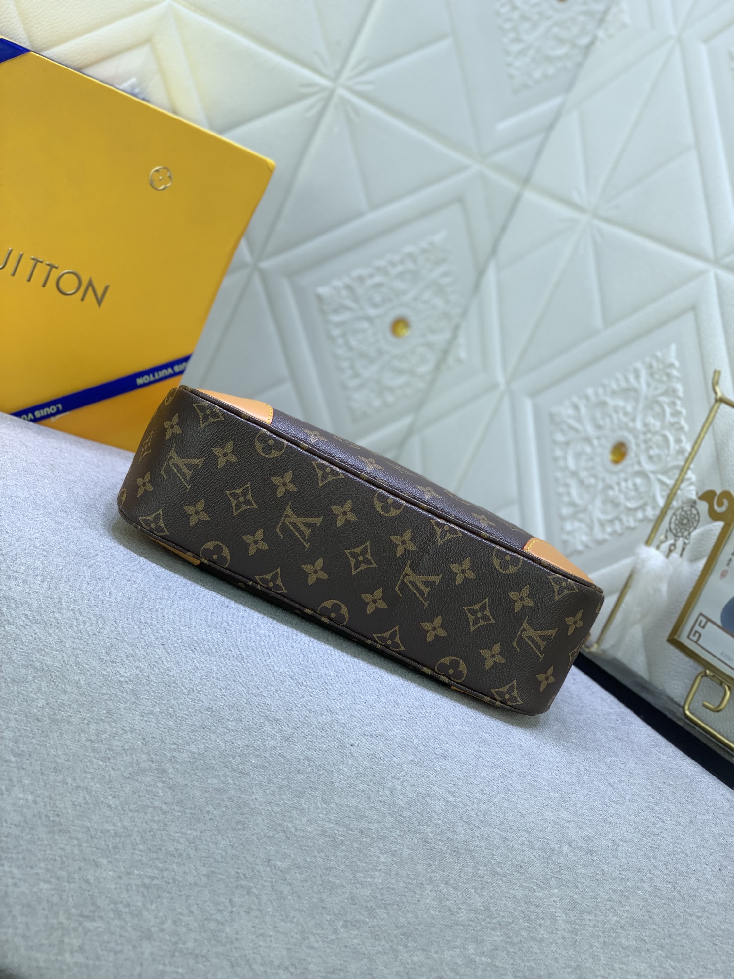 Louis Vuitton Monogram M51260