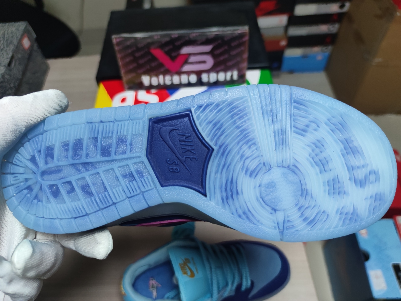 SB Dunk Low Run The Jewels DO9404-400
