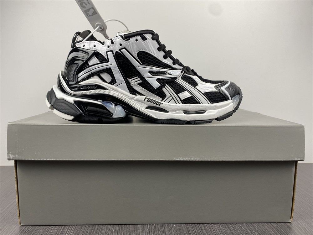 Balenciaga Runner 7.0 Black White
