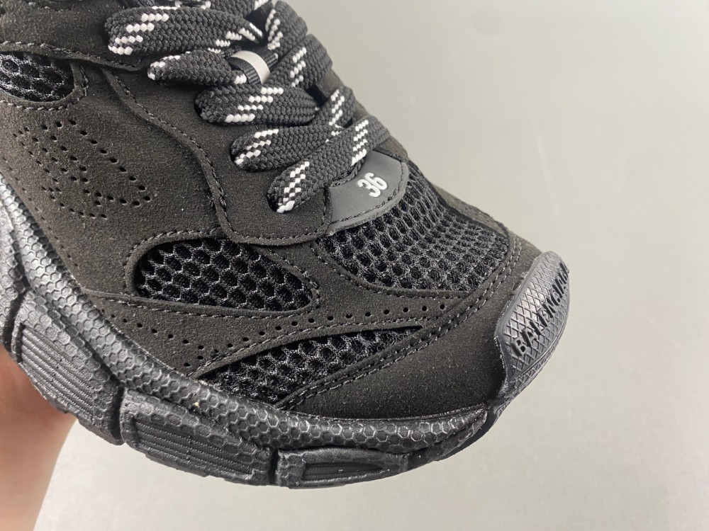 Balenciaga 3XL 759693 W3XLH 0211