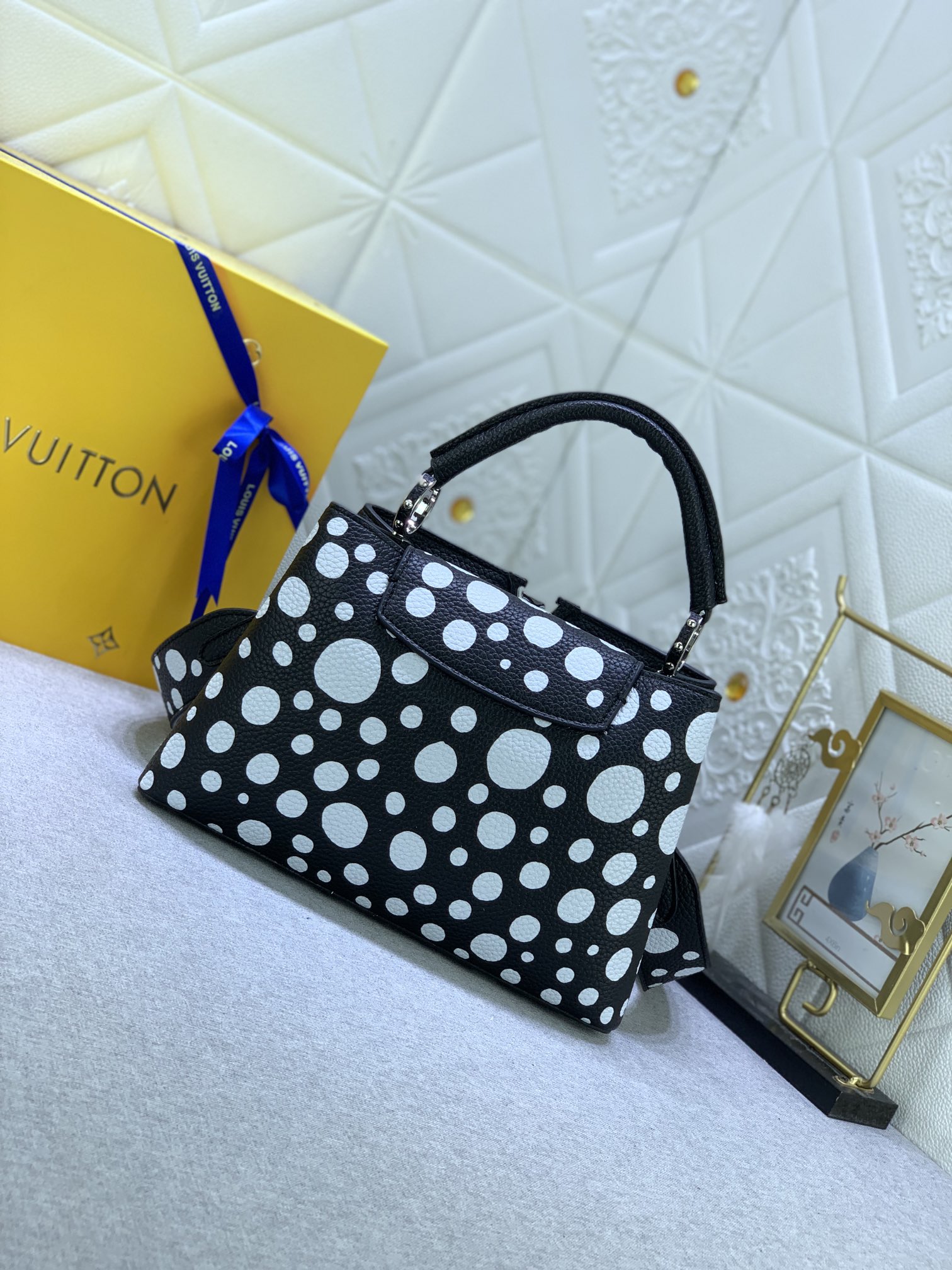 Louis Vuitton x YK Capucines M21663 (5) 27x18x9cm