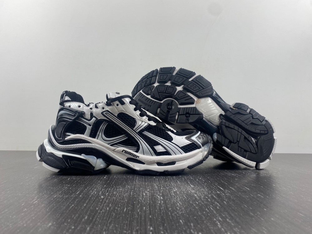 Balenciaga 772774-W3RNY-0120