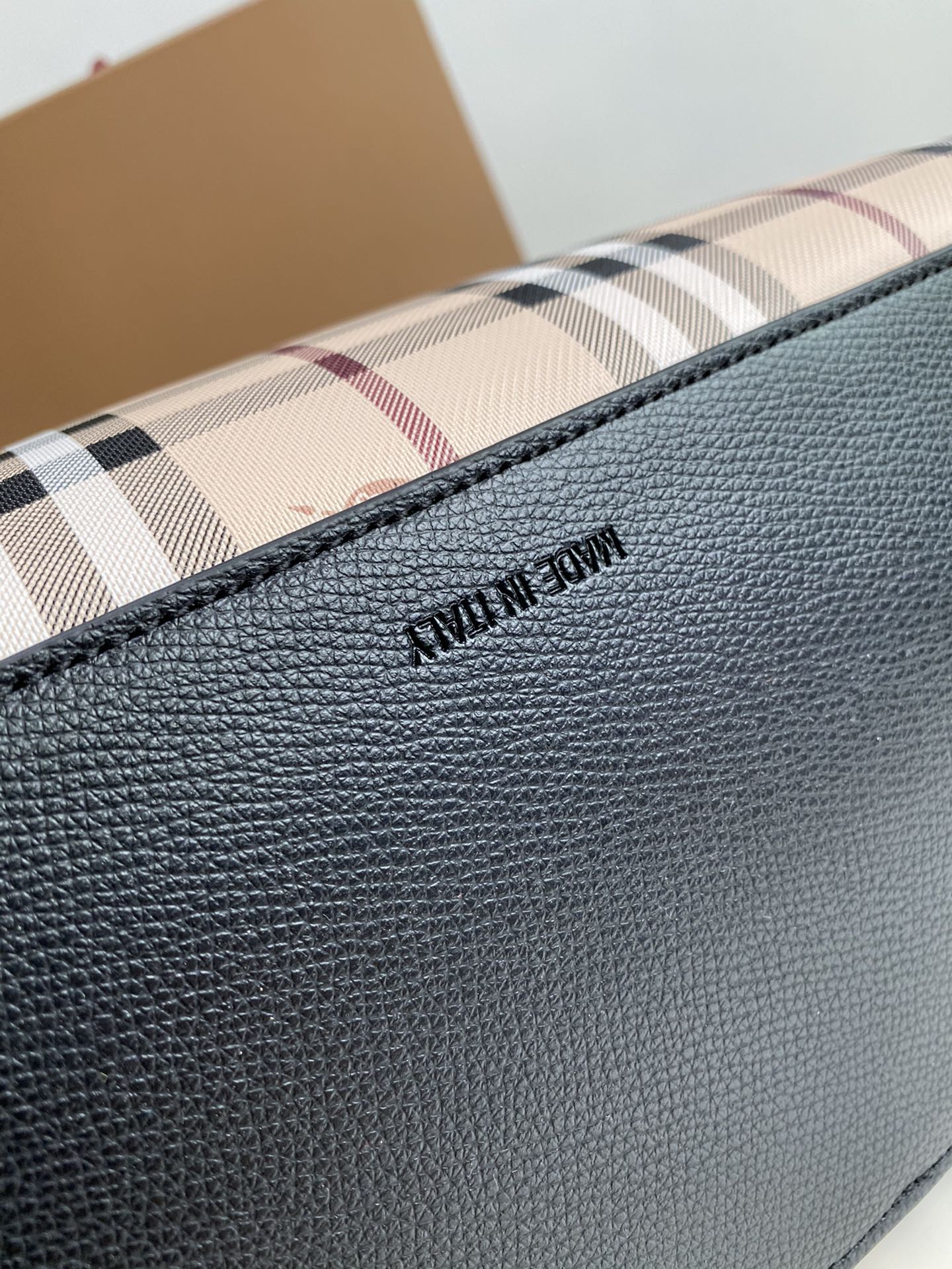 Burberry 400143 (2) 46x30x12cm