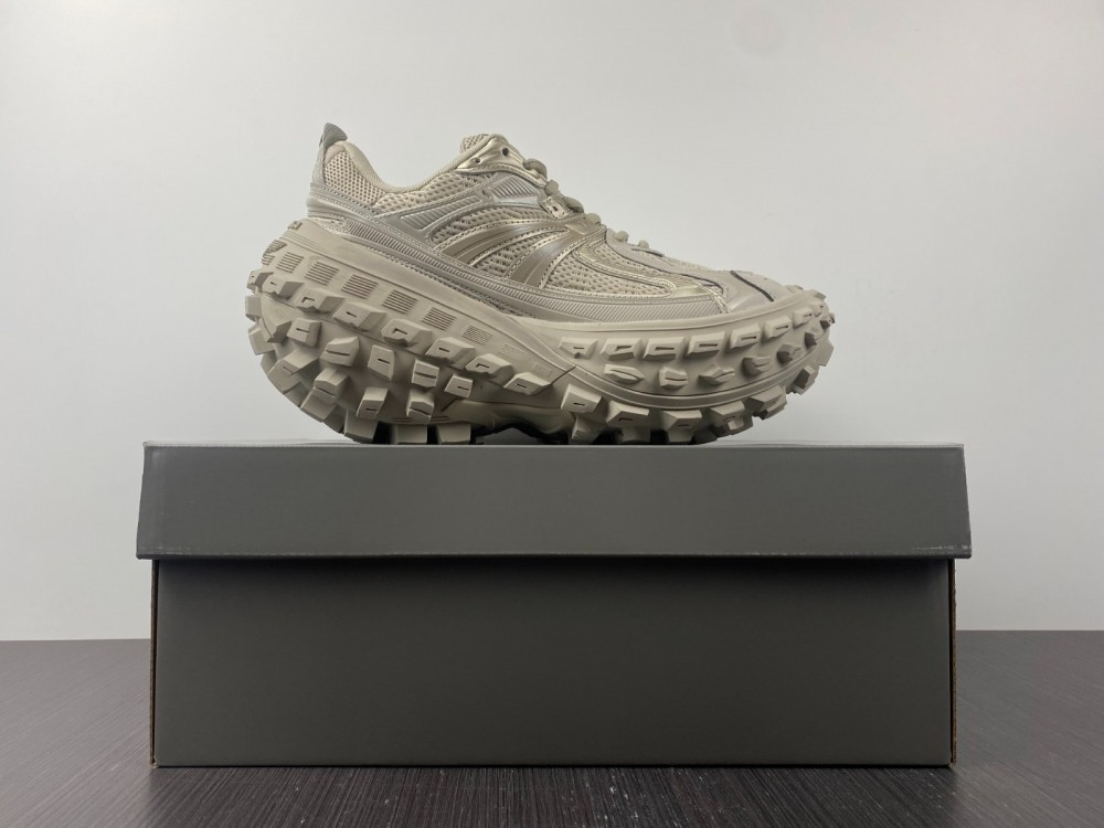 BALENCIAGA Defender Exaggerated-Sole Trainers Beige
