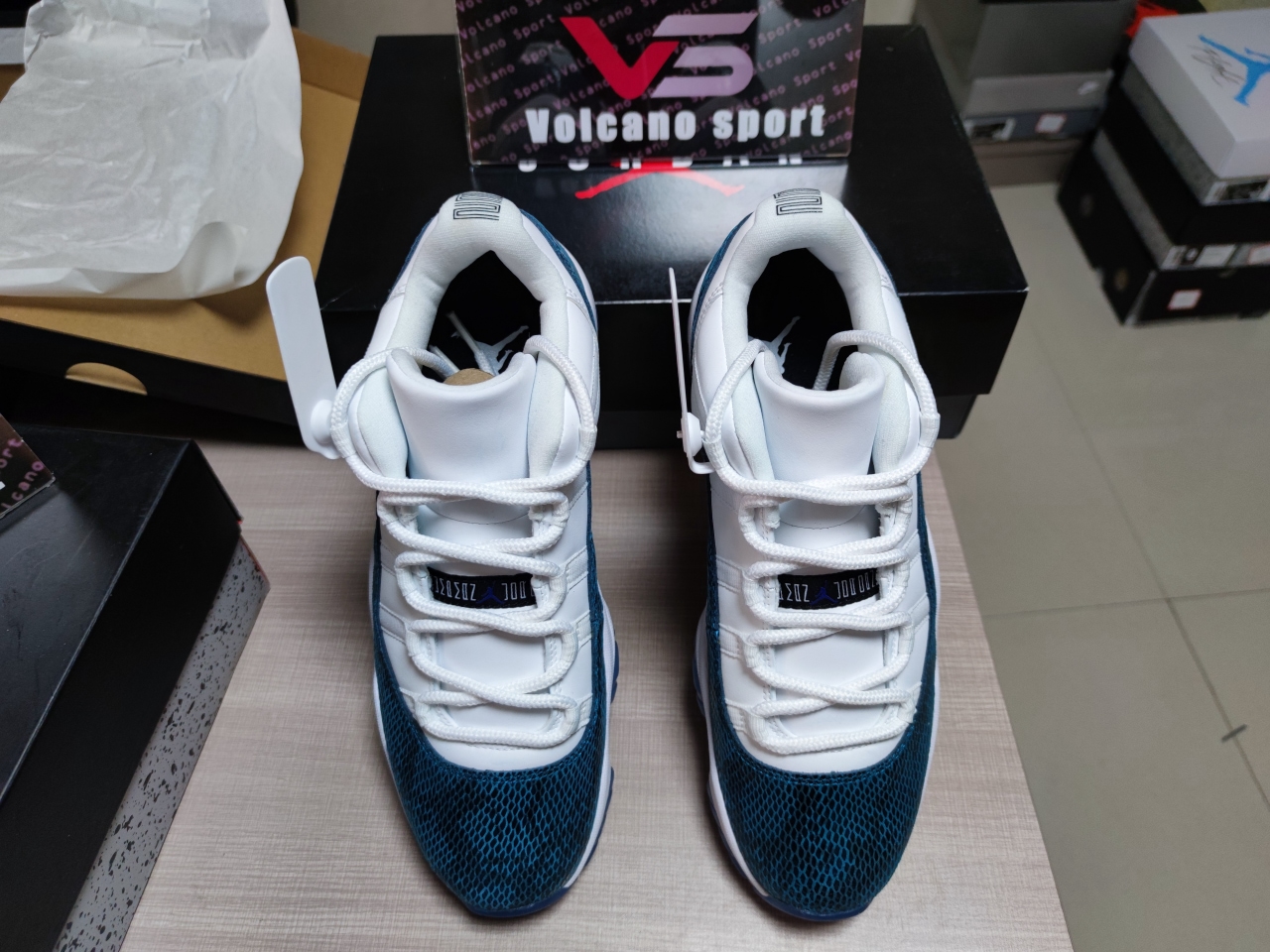 Jordan 11 “Navy Blue Snakeskin”