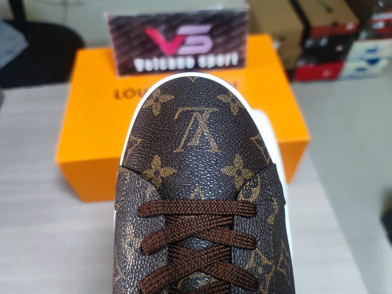 LV classic print shoes
