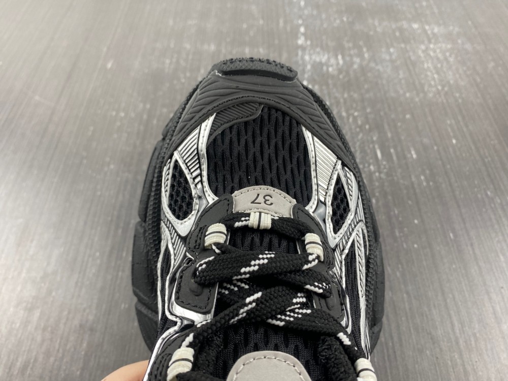 Balenciaga 十IAGA -PHANTOM SNEAKER W3RB5 0218