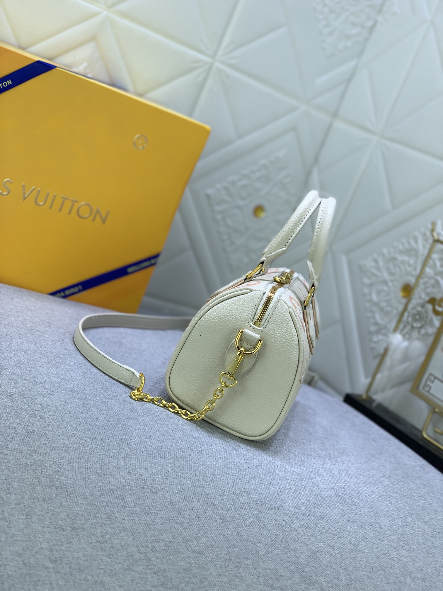 Louis Vuitton Speedy Bandoulière 20 M58953(2)  20.5 x 13.5 x 12.0 cm