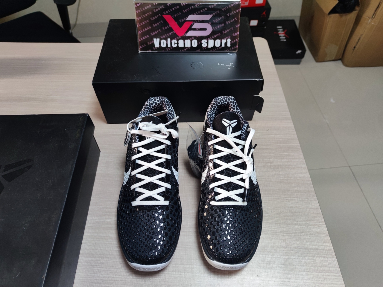 Kobe 6 Protro Mambacita Sweet 16 CW2190 002