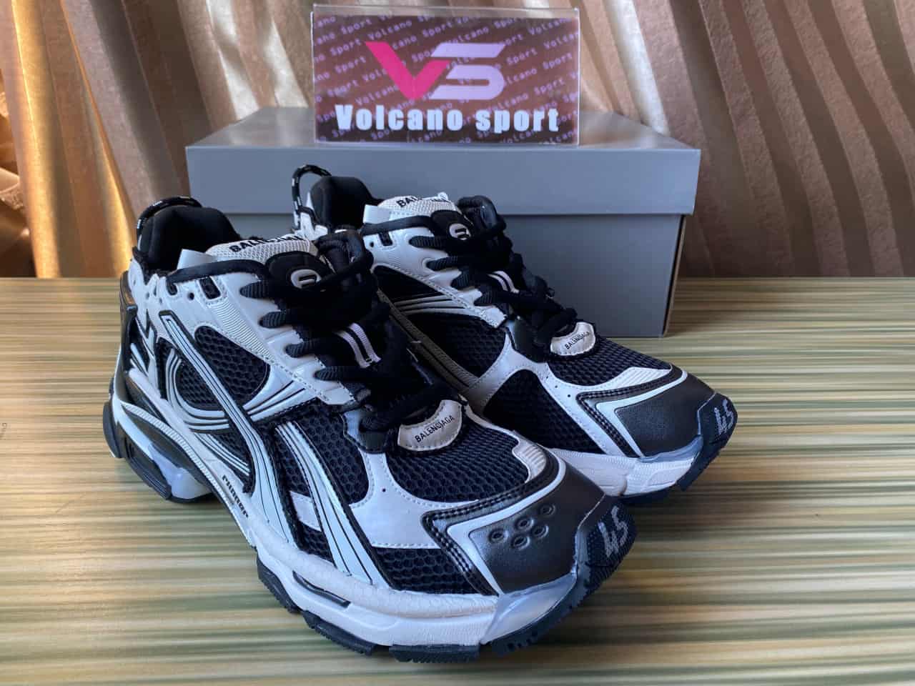 Bale*ciaga Runner White Black