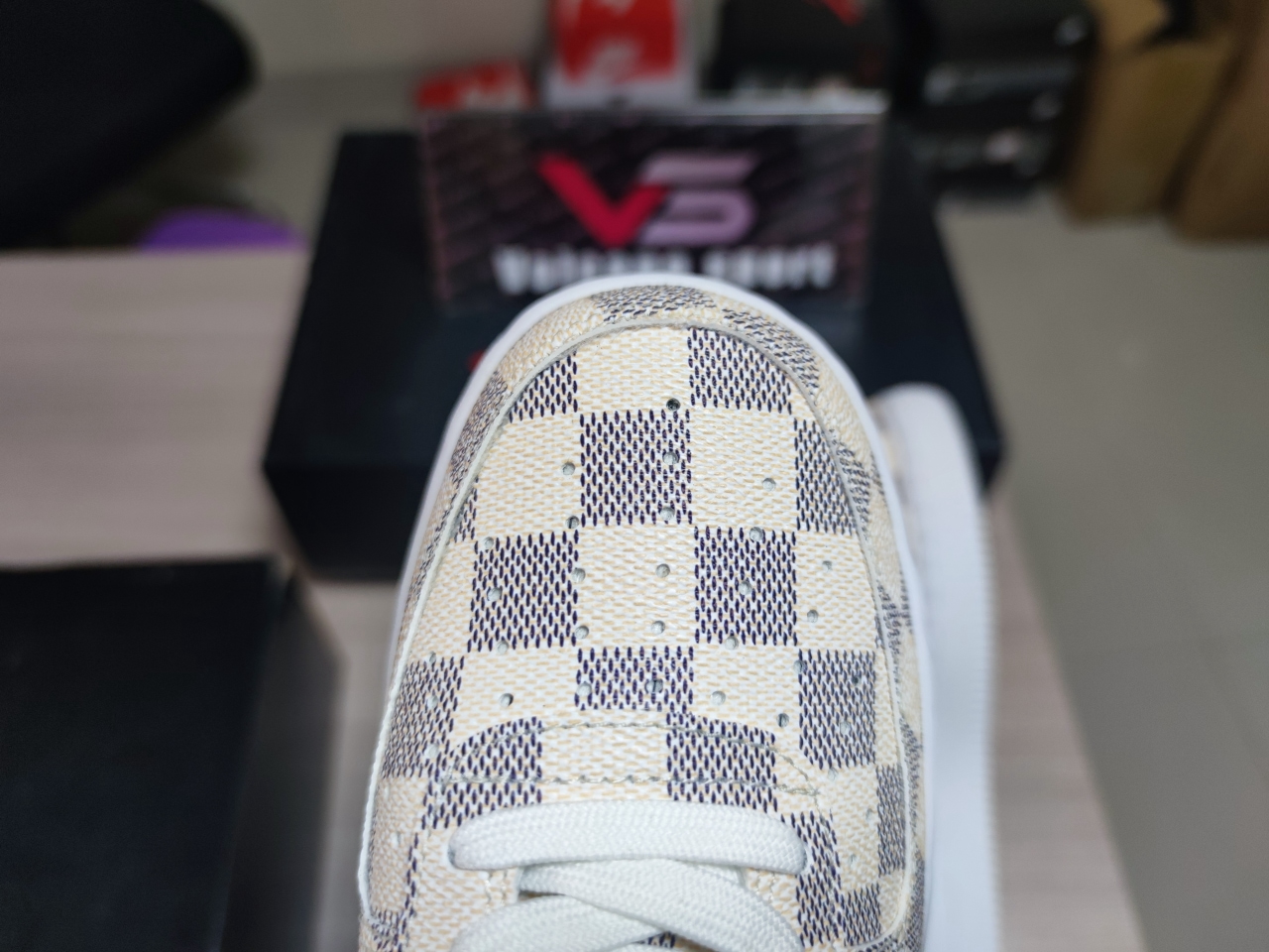 LV TRAIL SNEAKER x AF1