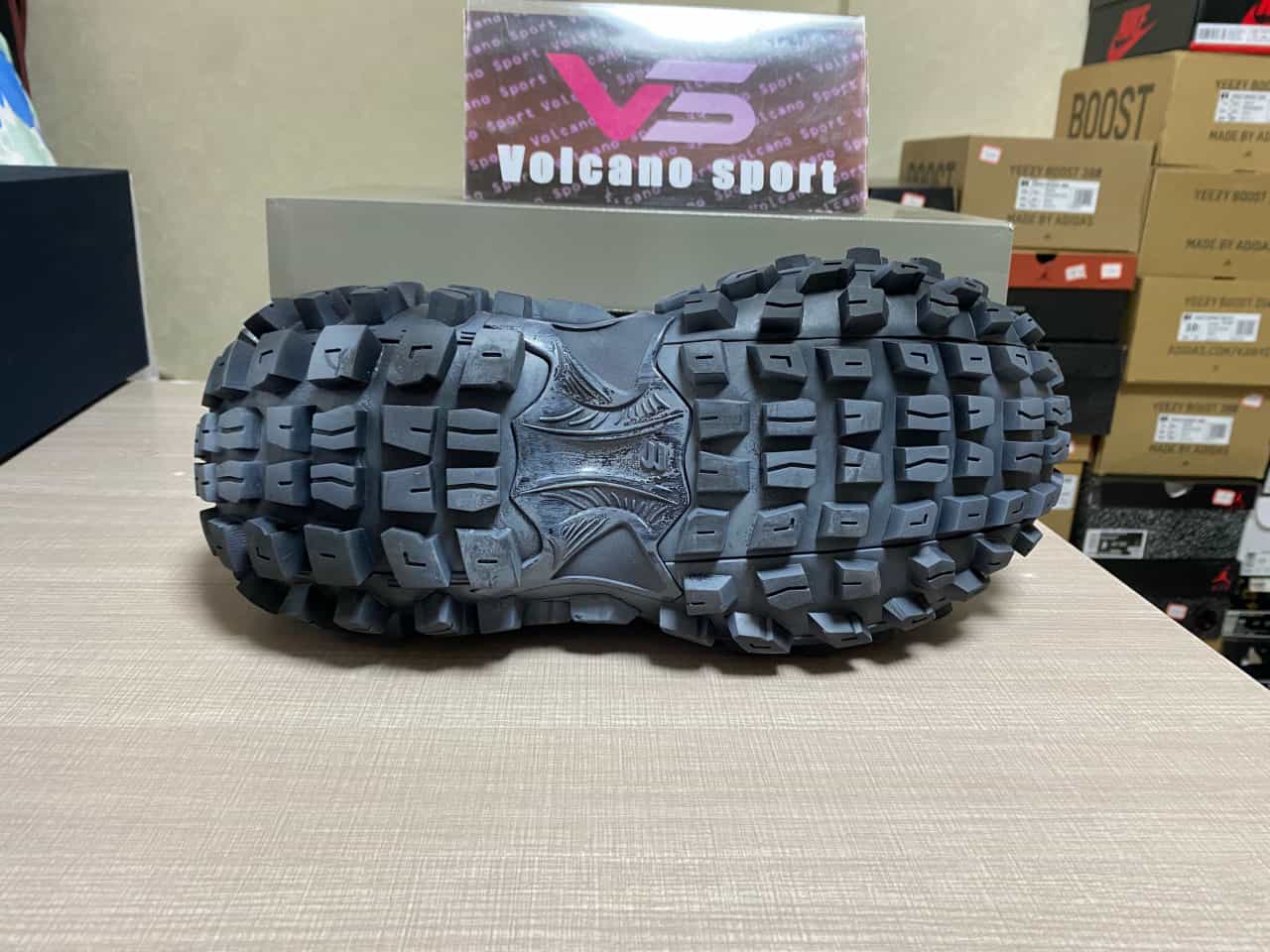 Bale*ciaga Defender Sneaker in Black