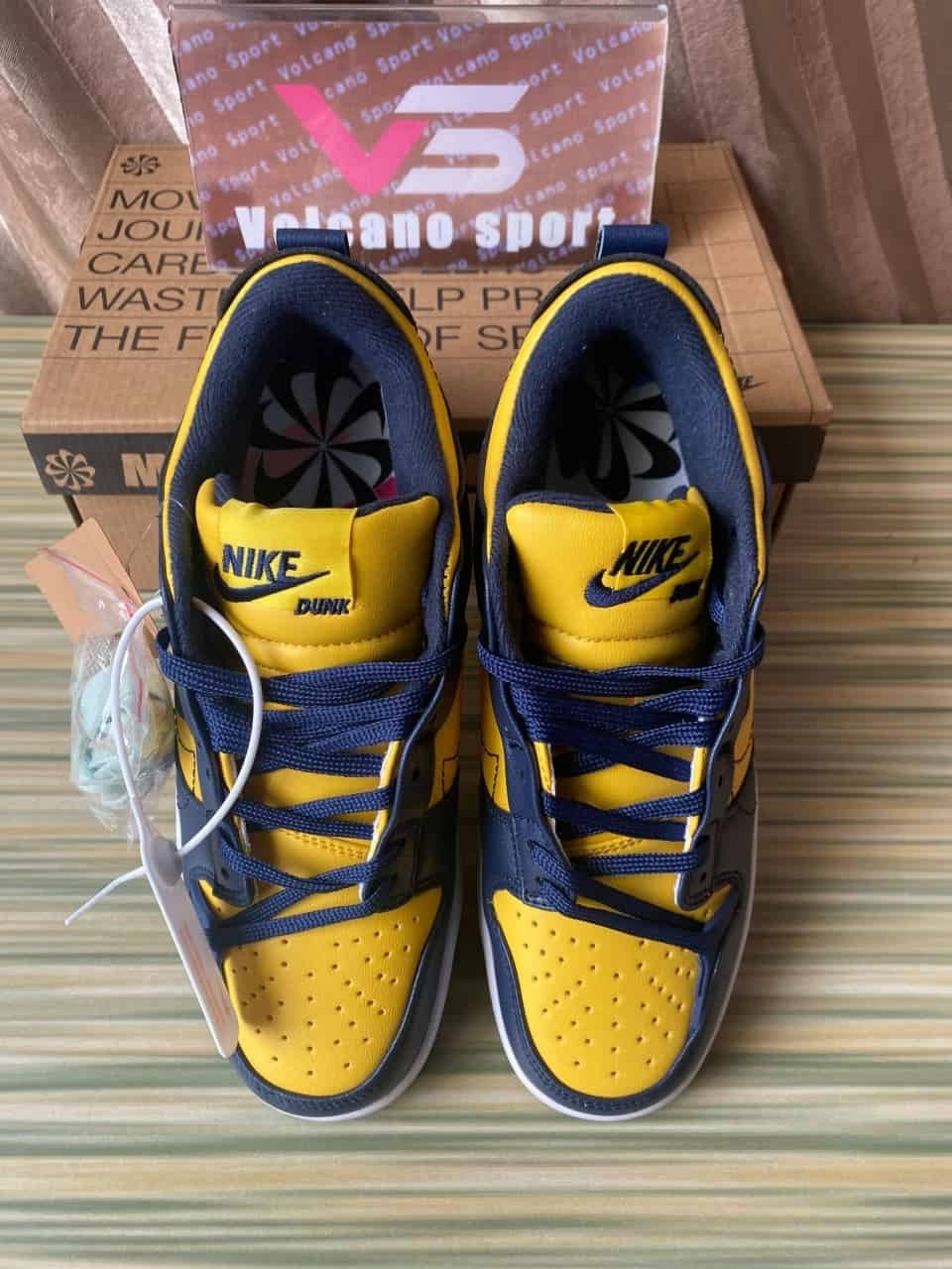 Nike Dunk Low Disrupt 2 Michigan DV4024-400