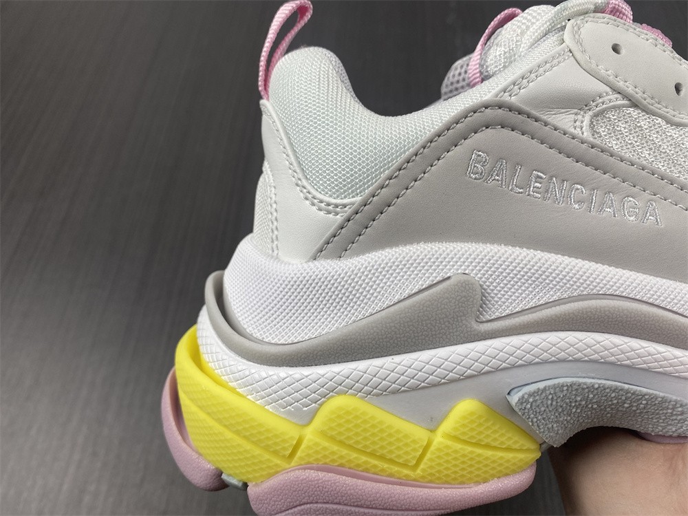 BALENCIAGA Triple S 2021 SS Women's triple s sneaker in pink
